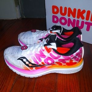Womens size 5 Saucony running shoes
